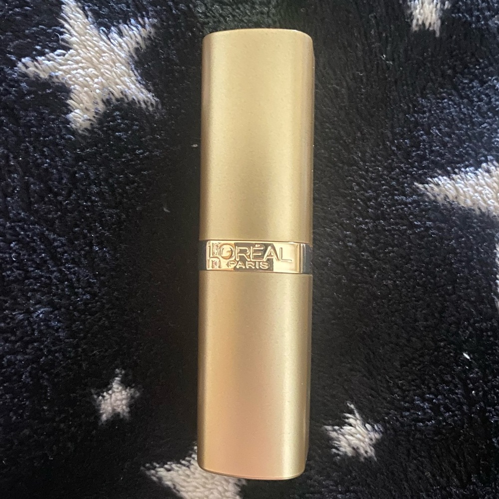 L’Oréal lipstick